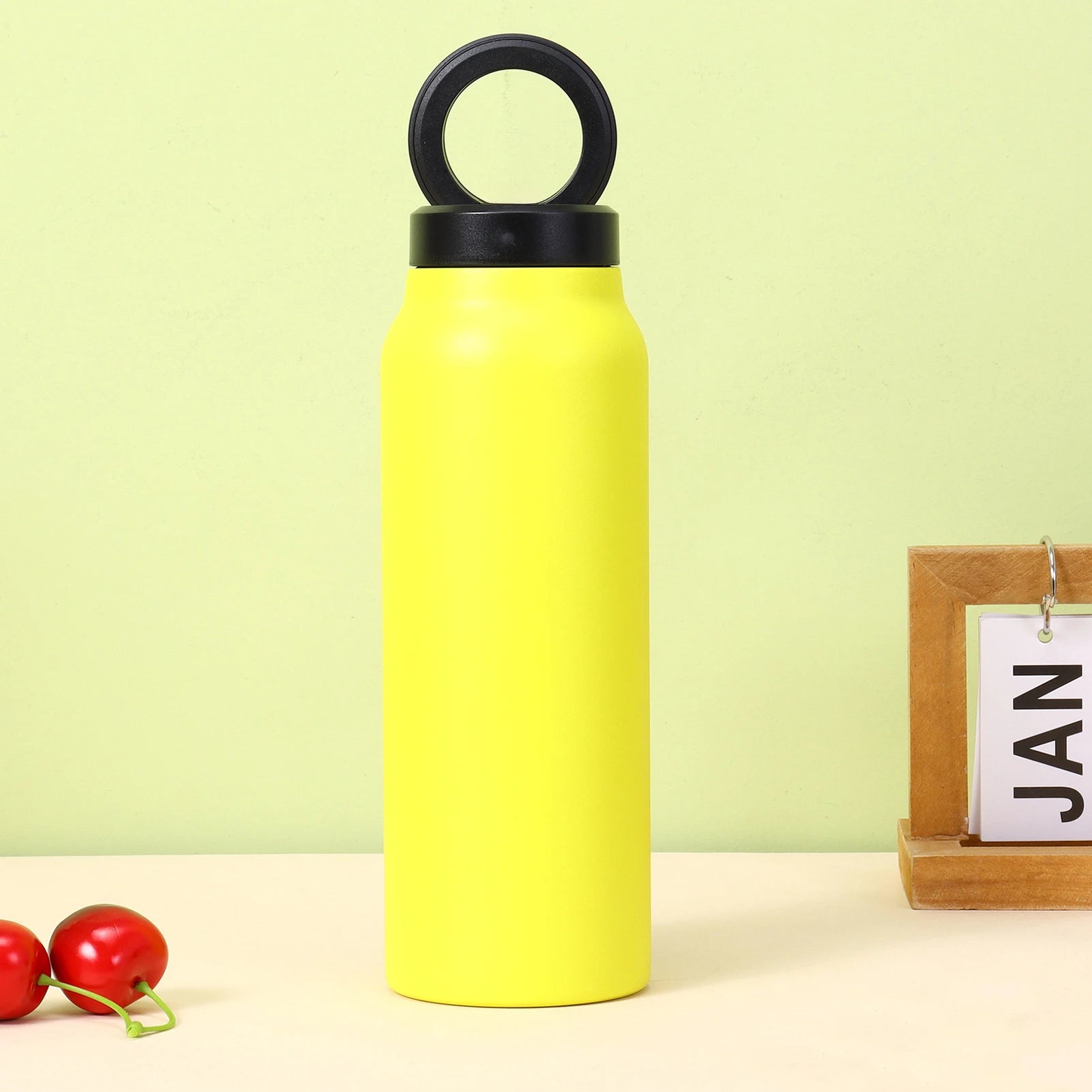 24Oz Insulated Water Bottle with Phone Mount Durable Leakproof Stainless Steel Sports Bottle for Outdoor Trip Household Camping